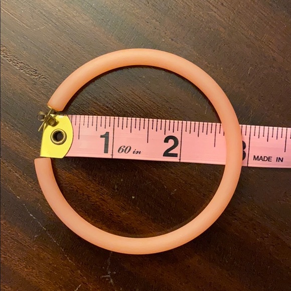 Vintage 70’s Acrylic 3” Hoops - Picture 5 of 7